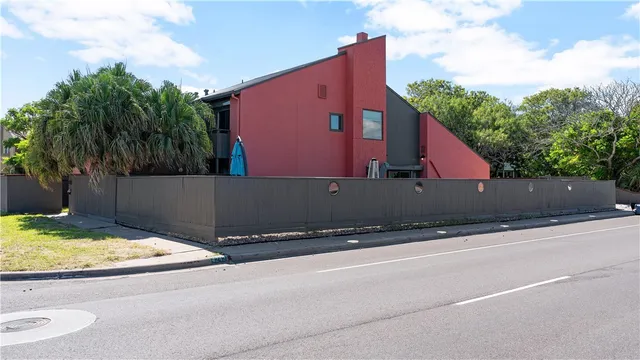 a view of a back yard of the house