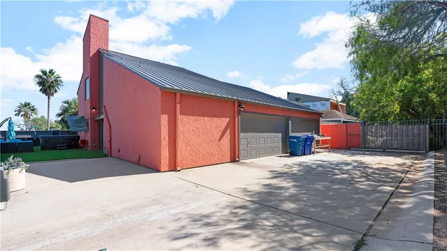 $7,500 | 4243 Ocean Drive, Corpus Christi, TX 78411