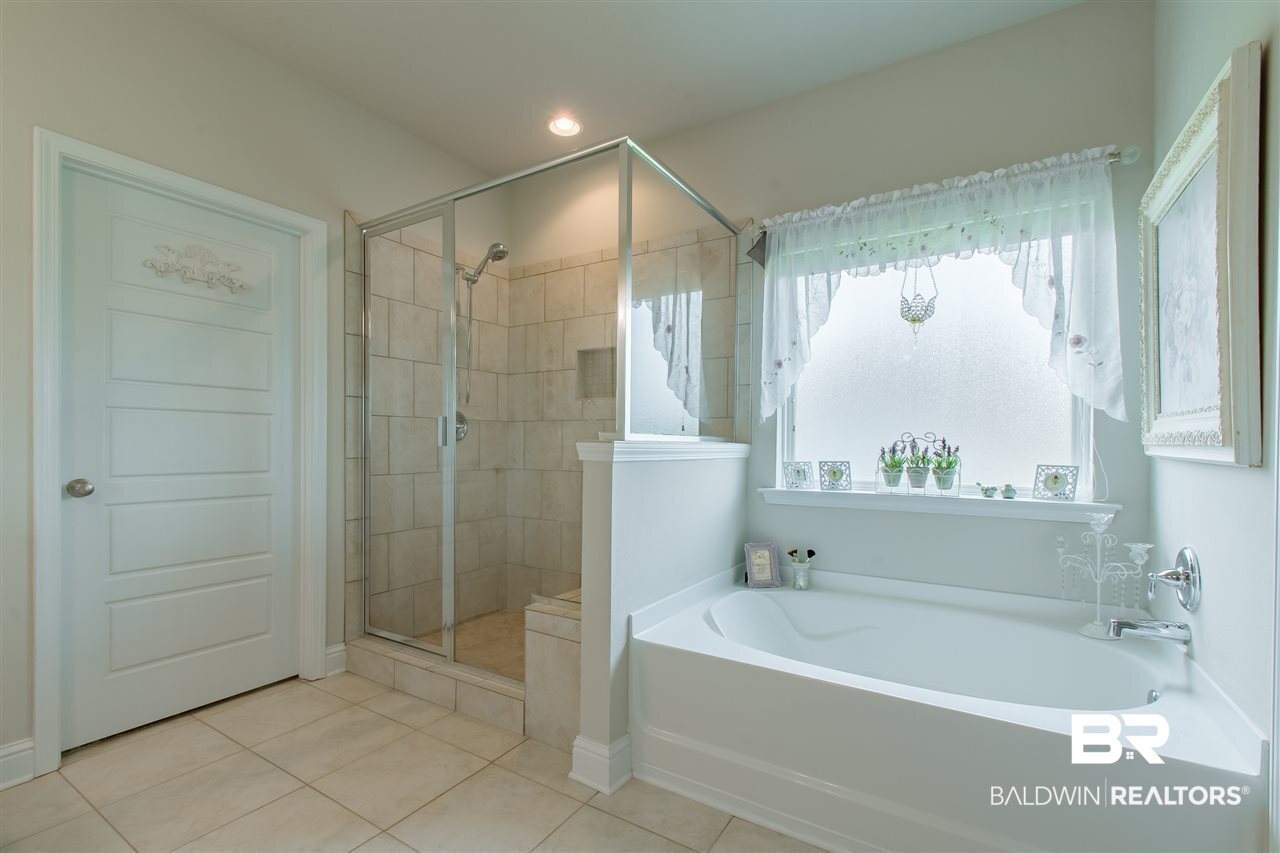 866 Onyx Lane Fairhope, AL 36532 - Photo 23 of 40 Master Bathroom