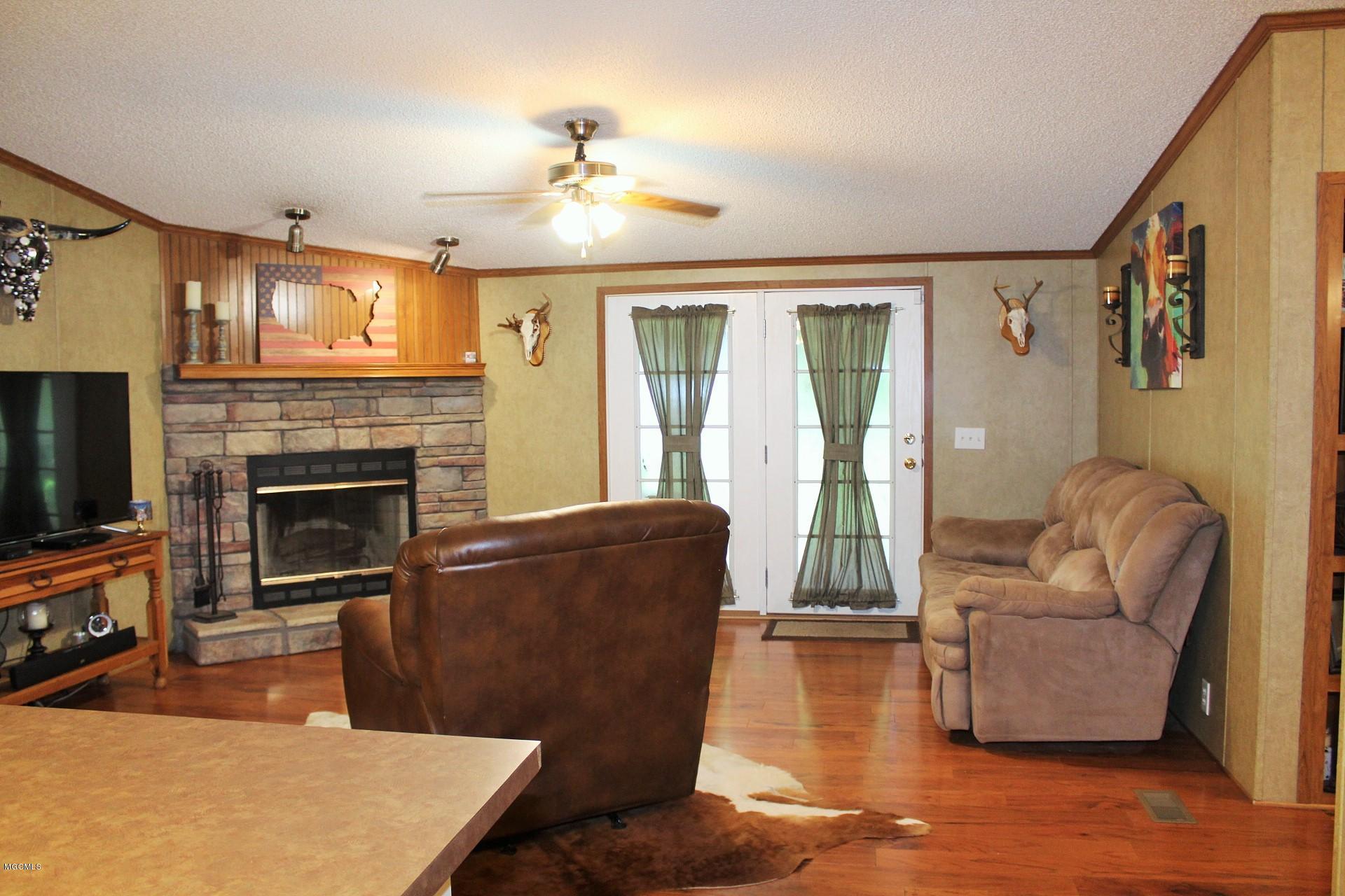 2297 Mt Pleasant Road Lucedale, MS 39452 - Photo 24 of 44 Living Room 2