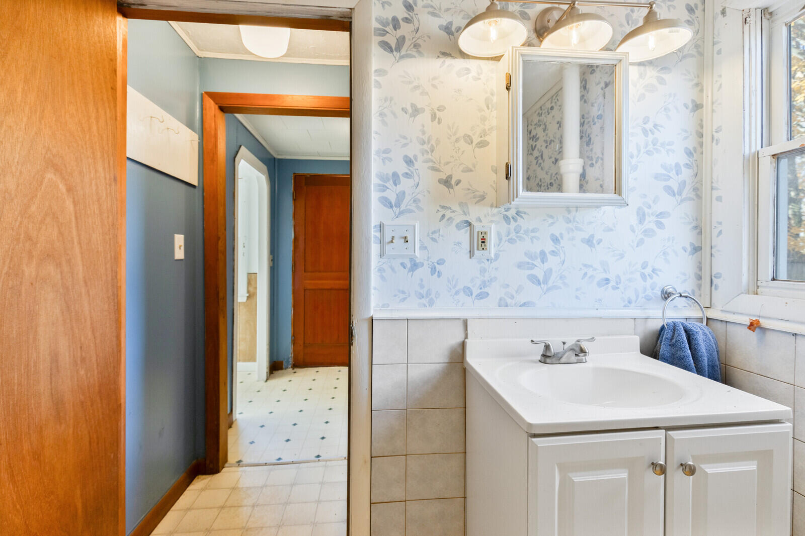 21 Water Street Clinton, ME 04927 - Photo 19 of 41