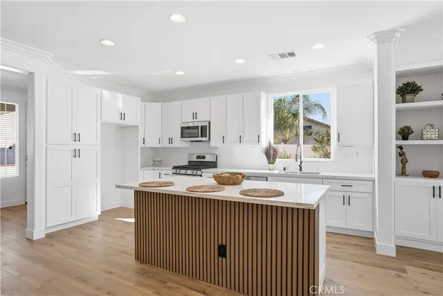 $599,999 | 329 Sparkler Lane, Perris, CA 92571