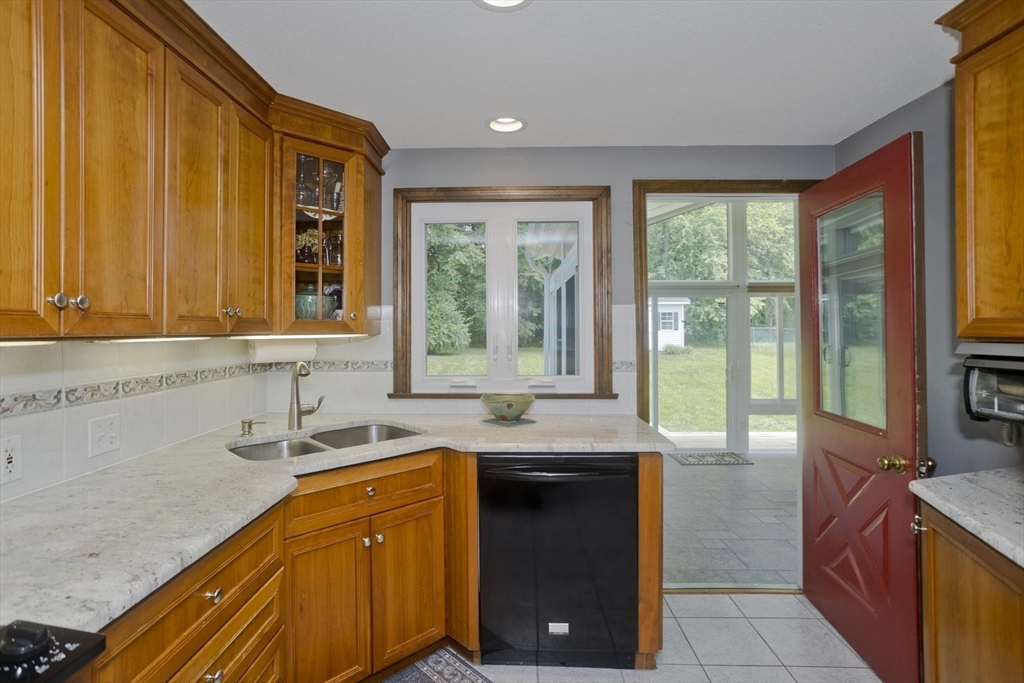 80 Vassar Road Agawam, MA 01030 - Photo 8 of 25 Gallery Image 8