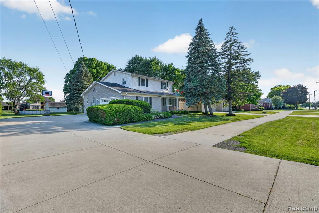 18178 22 Mile Road Macomb, MI 48044 - Photo 2 of 43