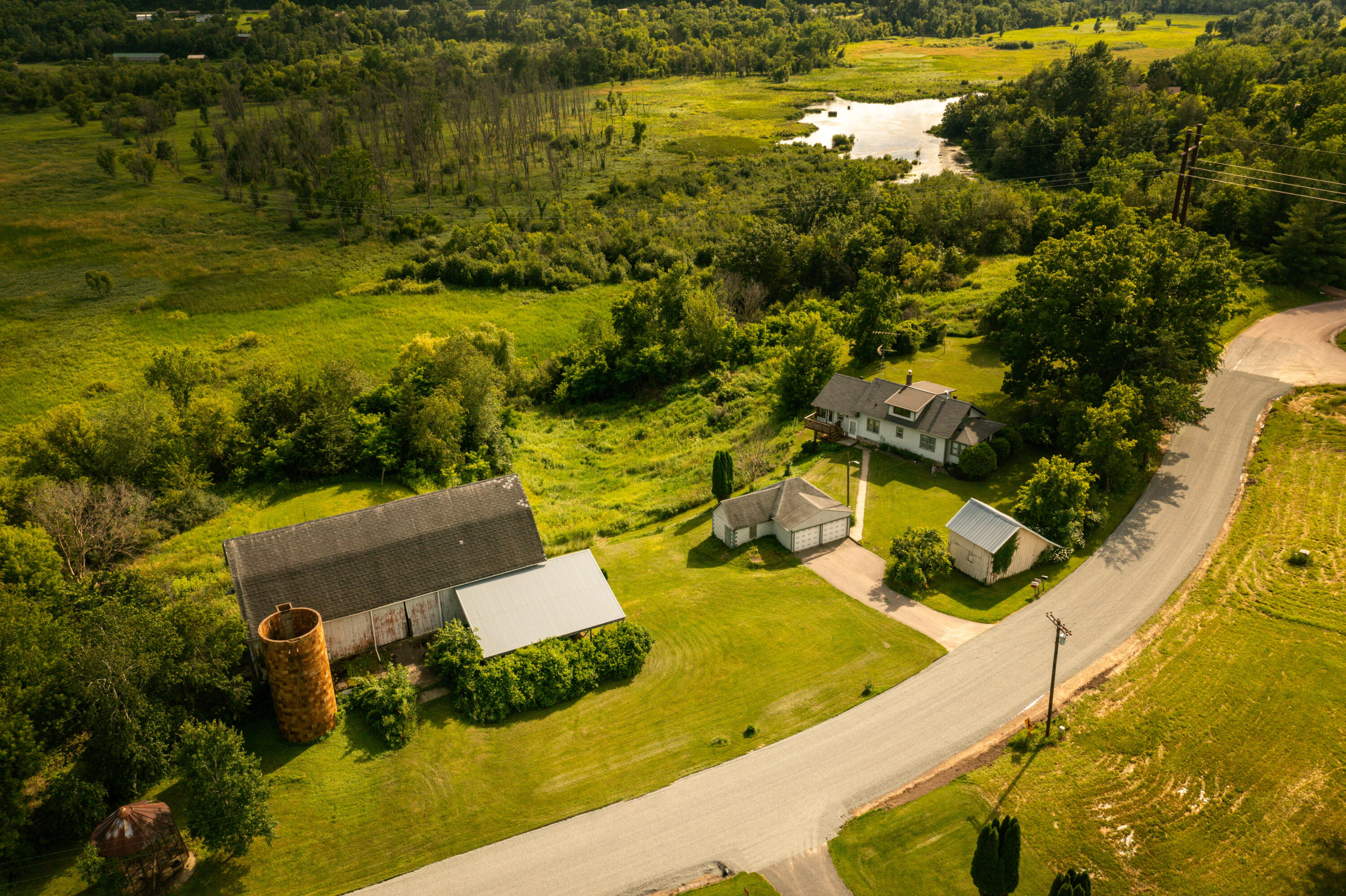 W987 Cedar Valley Rd