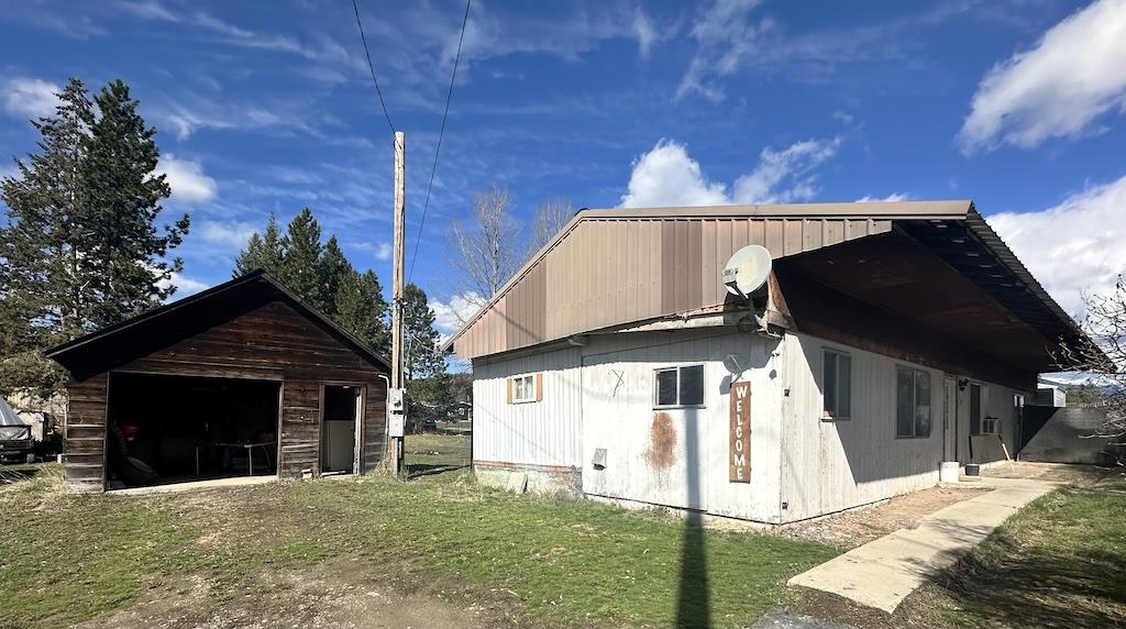 216 McKay Street Ione, WA 99139 - Photo 1 of 3