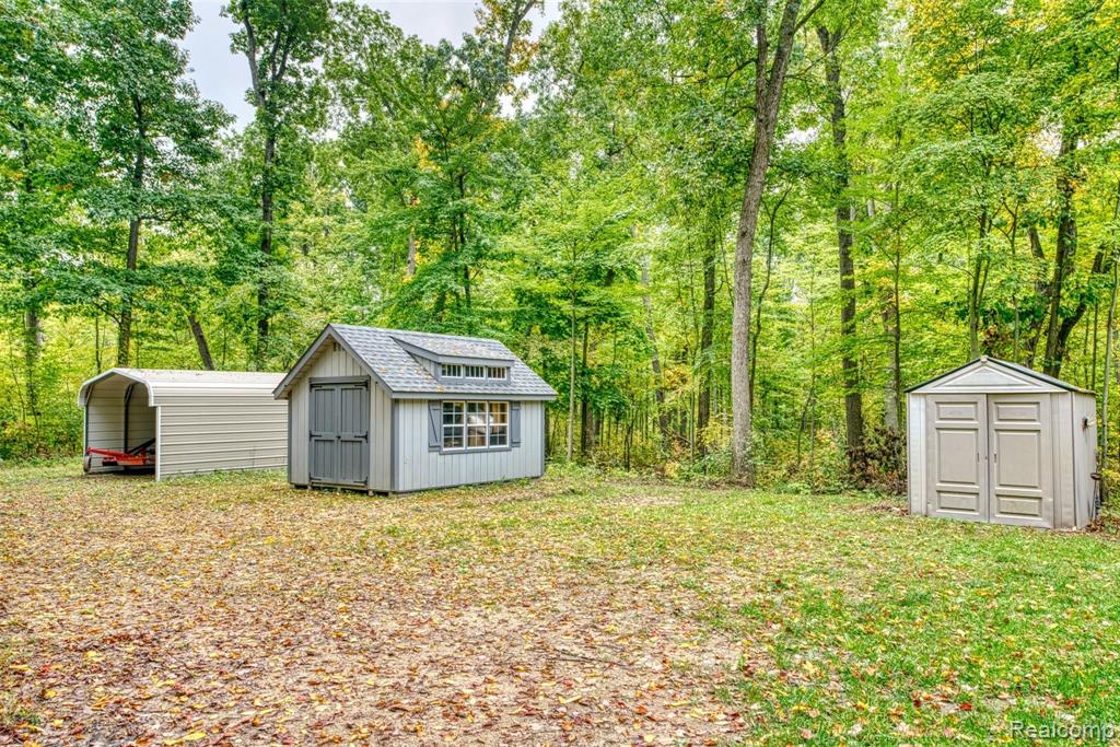 4460 Sweet Road Howell, MI 48843 - Photo 32 of 35