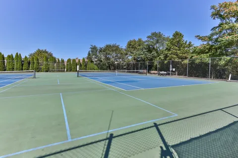 a picture of a wall with a white wall and white wall