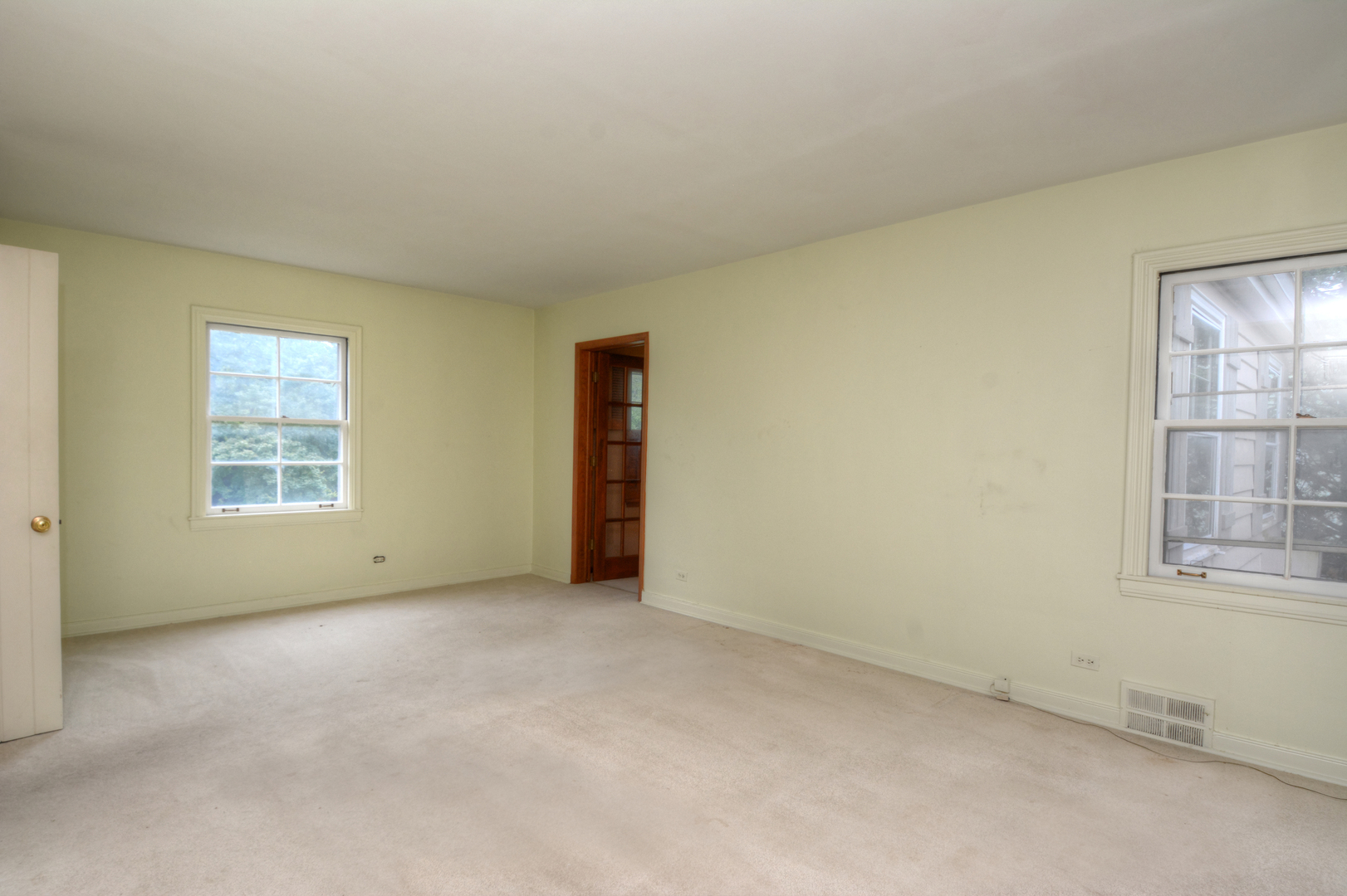 216 Blackhawk Road Riverside, IL 60546 - Photo 16 of 27 an empty room with windows