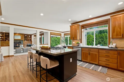 $2,350,000 | 3054 205th Court Northeast, Sammamish, WA 98074