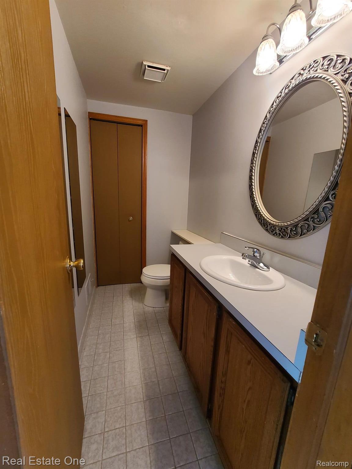 48604 Sugarbush Road New Baltimore, MI 48047 - Photo 11 of 29 Gallery Image 11