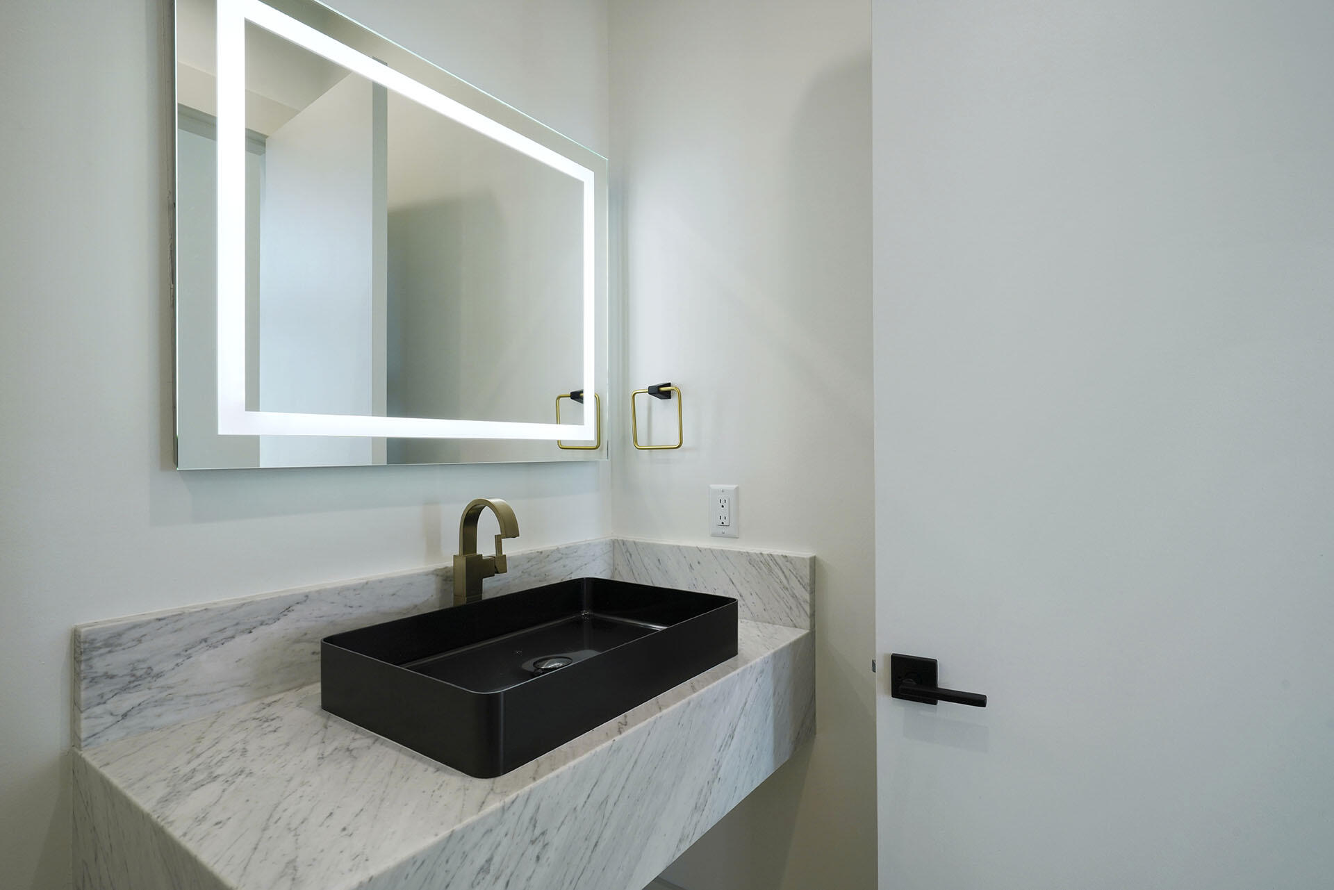 396 Walton Way Miramar Beach, FL 32550 - Photo 21 of 75 a room with sink and mirror