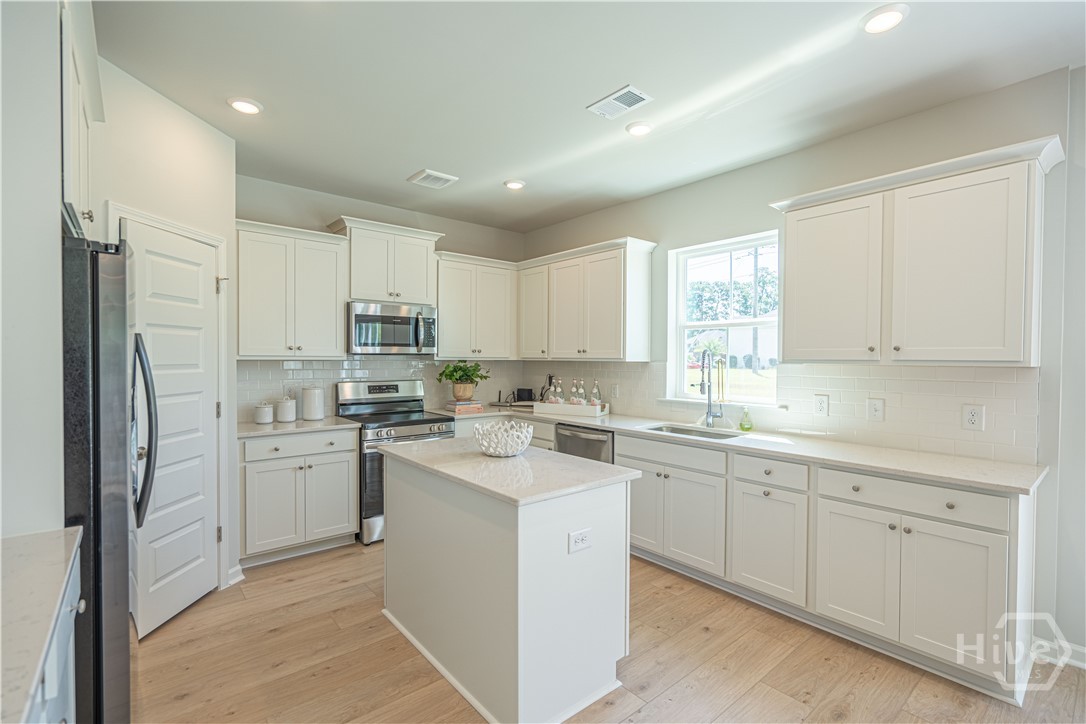 749 Blue Moon Crossing Pooler, GA 31322 - Photo 4 of 41 *Model home photography is for reference purposes only. Does not depict actual home.