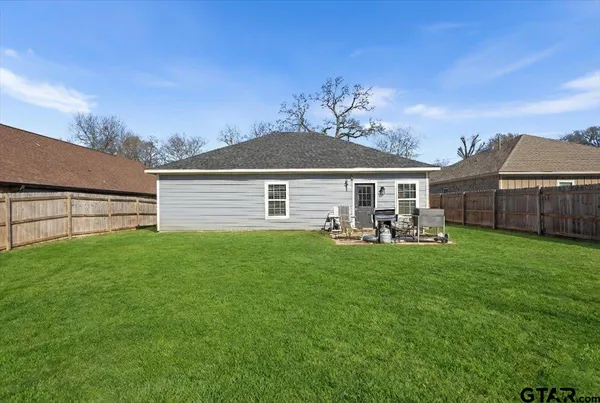 $240,900 | 1104 West Pk Street, Tyler, TX 75702