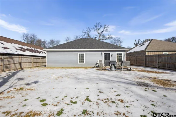 $240,900 | 1104 West Pk Street, Tyler, TX 75702