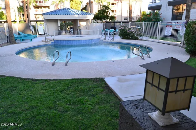 $308,500 | 5102 North 31st Place, Unit 412, Phoenix, AZ 85016