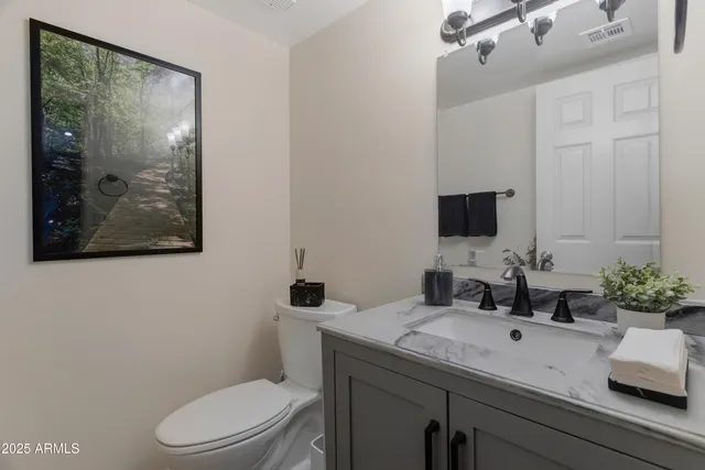 $308,500 | 5102 North 31st Place, Unit 412, Phoenix, AZ 85016