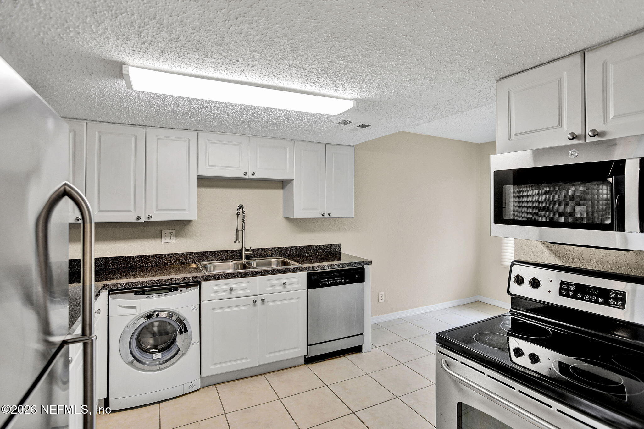 355 Monument Road, Unit 12 A1 Jacksonville, FL 32225 - Photo 4 of 21 10-web-or-mls-IMG_0046