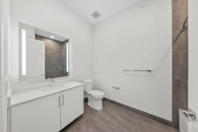 $3,650 | 121 34th Street, Unit 401, Union City, NJ 07087