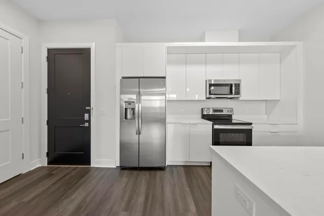 $3,650 | 121 34th Street, Unit 401, Union City, NJ 07087