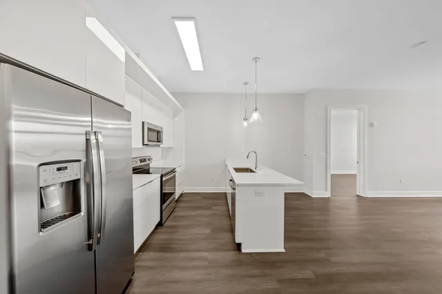 $3,650 | 121 34th Street, Unit 401, Union City, NJ 07087