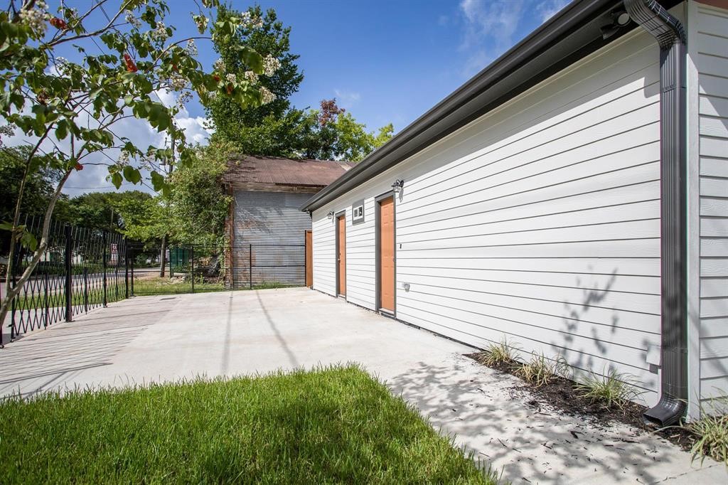 6004 England Street, Unit A /B Houston, TX 77021 - Photo 6 of 24