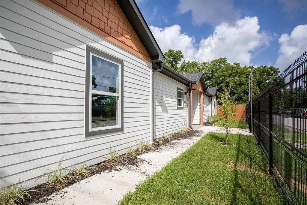 6004 England Street, Unit A /B Houston, TX 77021 - Photo 7 of 24