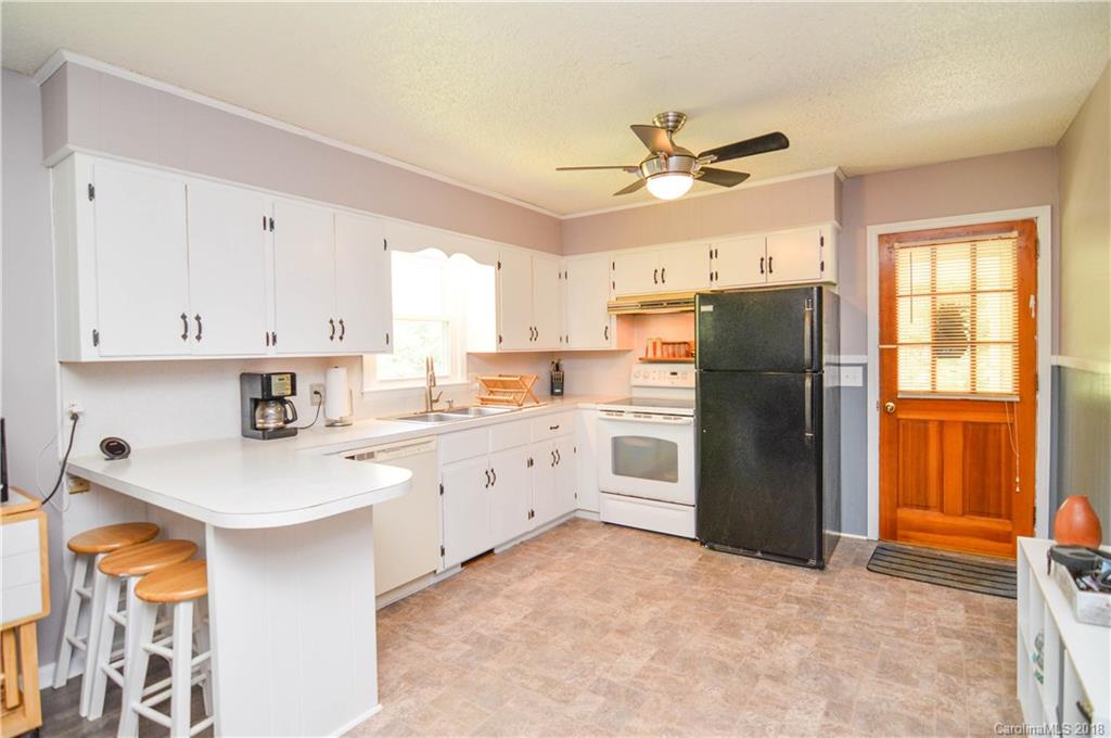 190 Mitchell Cove Road Elkin, NC 28621 - Photo 4 of 17 Gallery Image 4
