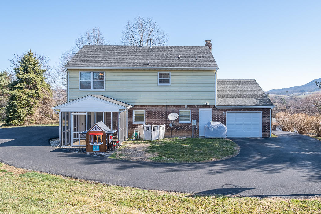 4718 Huntridge Road Roanoke, VA 24012 - Photo 3 of 53 untitled-3