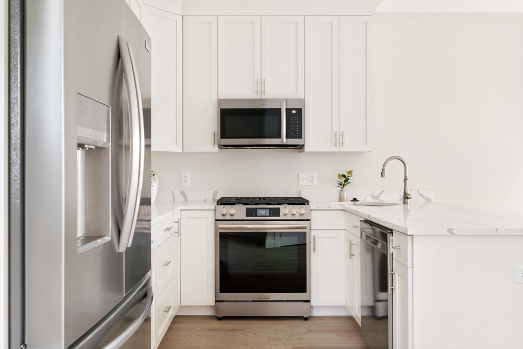14 Alaska Street, Unit 7 Boston, MA 02119 - Photo 3 of 29 Gallery Image 3