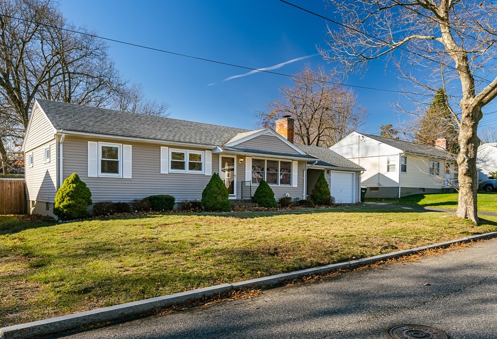 234 Carver Street Springfield, MA 01108 - Photo 3 of 37 Gallery Image 3