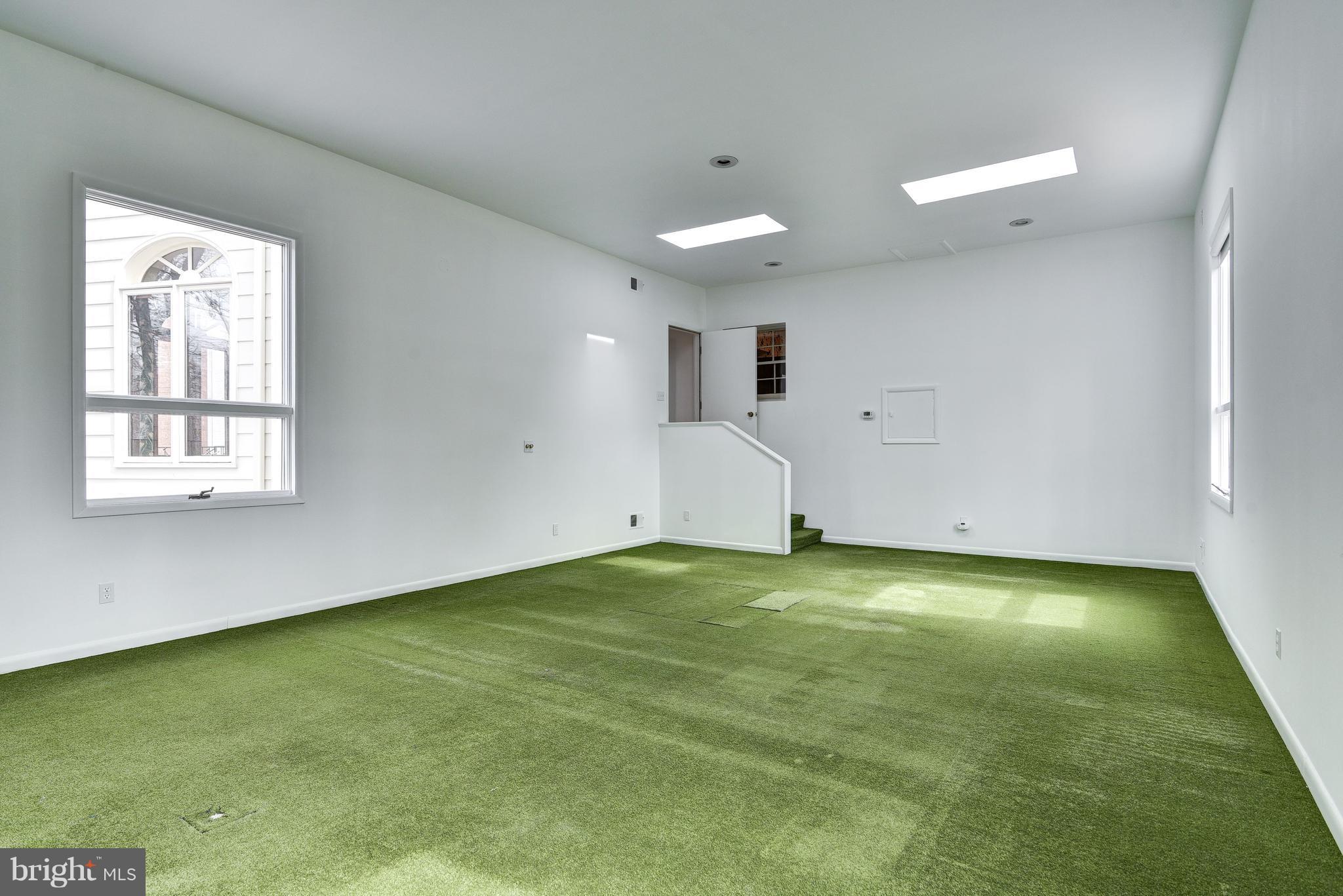 7425 Arrowood Road Bethesda, MD 20817 - Photo 10 of 25 Former owners used this for putting practice!