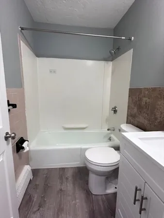 $1,875 | 207 Union Street, Unit 9, Rockland, MA 02370