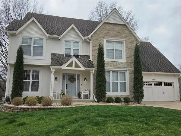 $659,900 | 7807 Deer Run, Parkville, MO 64152