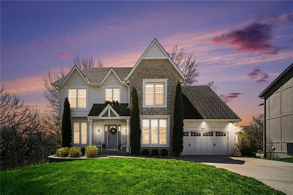 $659,900 | 7807 Deer Run, Parkville, MO 64152