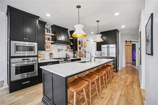 $659,900 | 7807 Deer Run, Parkville, MO 64152