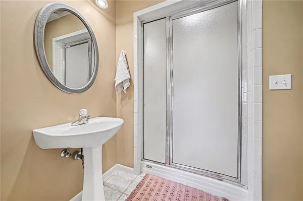 $659,900 | 7807 Deer Run, Parkville, MO 64152