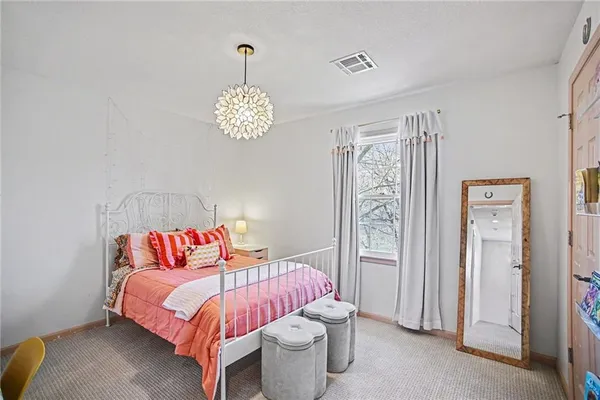 $659,900 | 7807 Deer Run, Parkville, MO 64152