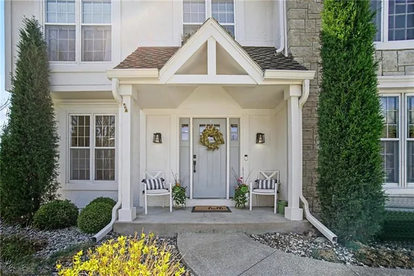 $659,900 | 7807 Deer Run, Parkville, MO 64152