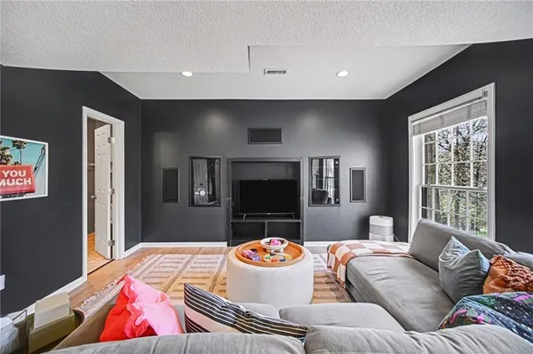 $659,900 | 7807 Deer Run, Parkville, MO 64152