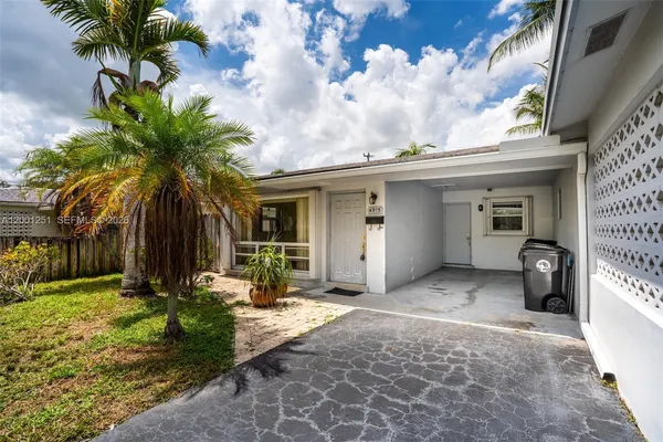 $375,000 | 4915 Northeast 22nd Avenue, Lighthouse Point, FL 33064
