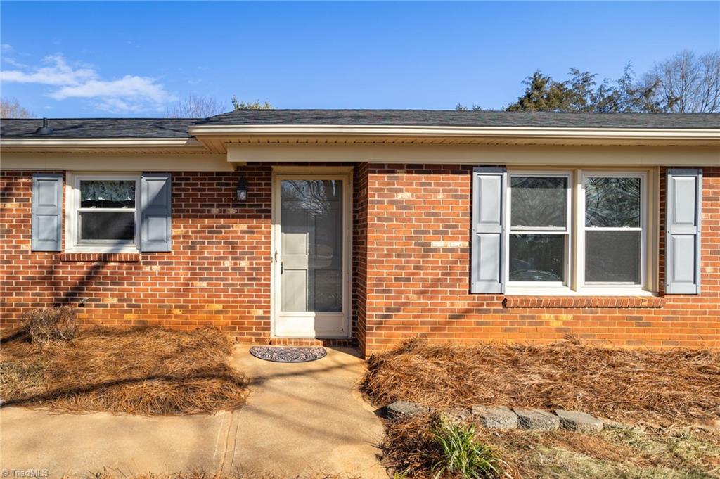 101 Kingstree Road King, NC 27021 - Photo 6 of 35