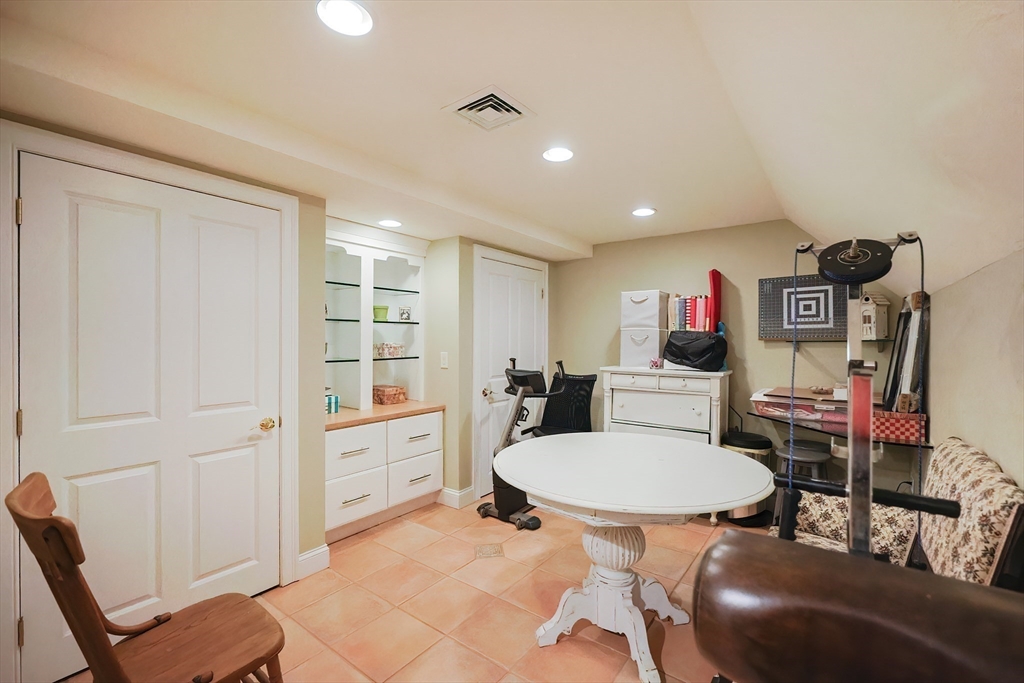 235 Carver Road, Unit 7 Plymouth, MA 02360 - Photo 16 of 21 Gallery Image 16