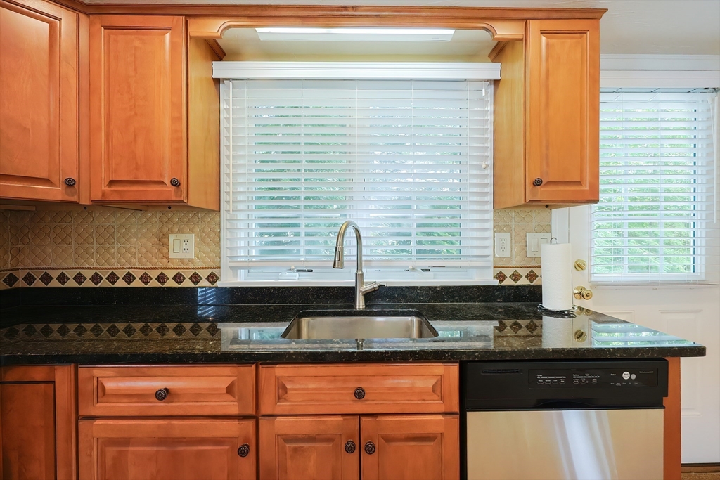 235 Carver Road, Unit 7 Plymouth, MA 02360 - Photo 7 of 21 Gallery Image 7