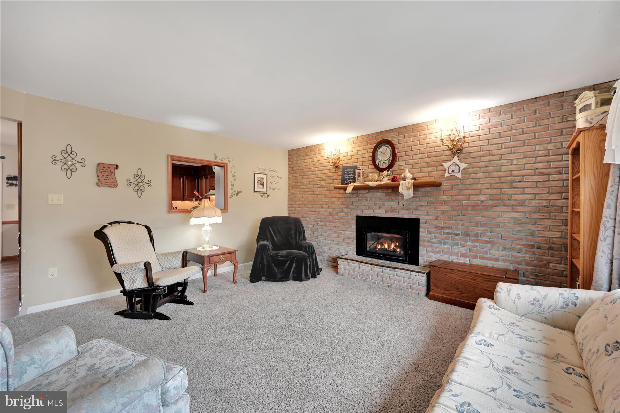 740 South Cocalico Road Denver, PA 17517 - Photo 17 of 51 Living Area