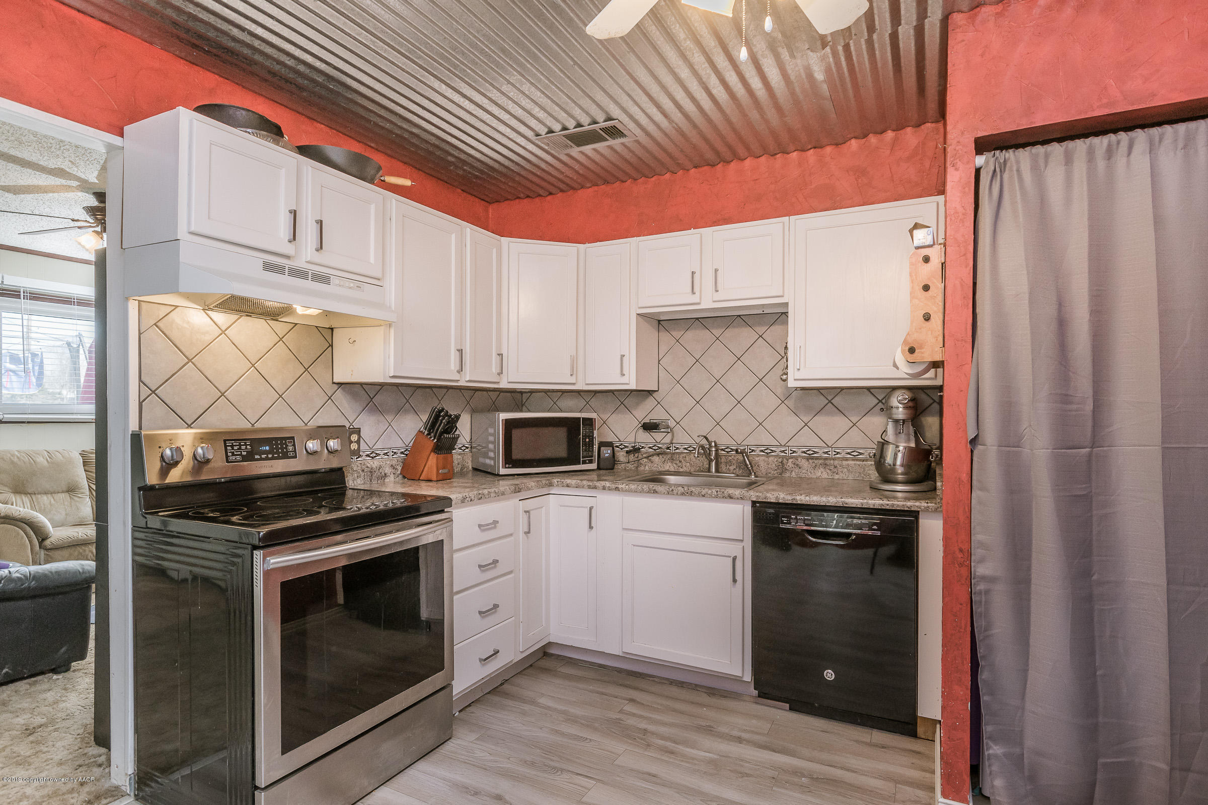 1608 Southwest 48th Avenue Amarillo, TX 79110 - Photo 4 of 16 Kitchen