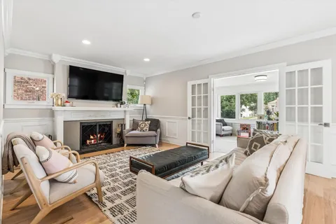 $1,195,000 | 843 North East Avenue, Oak Park, IL 60302