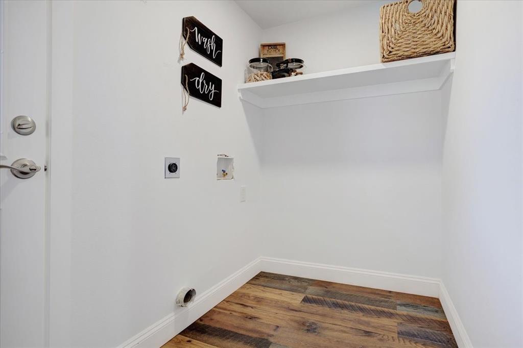 402 West Sam Rayburn Drive Ector, TX 75439 - Photo 14 of 40 a view of small space