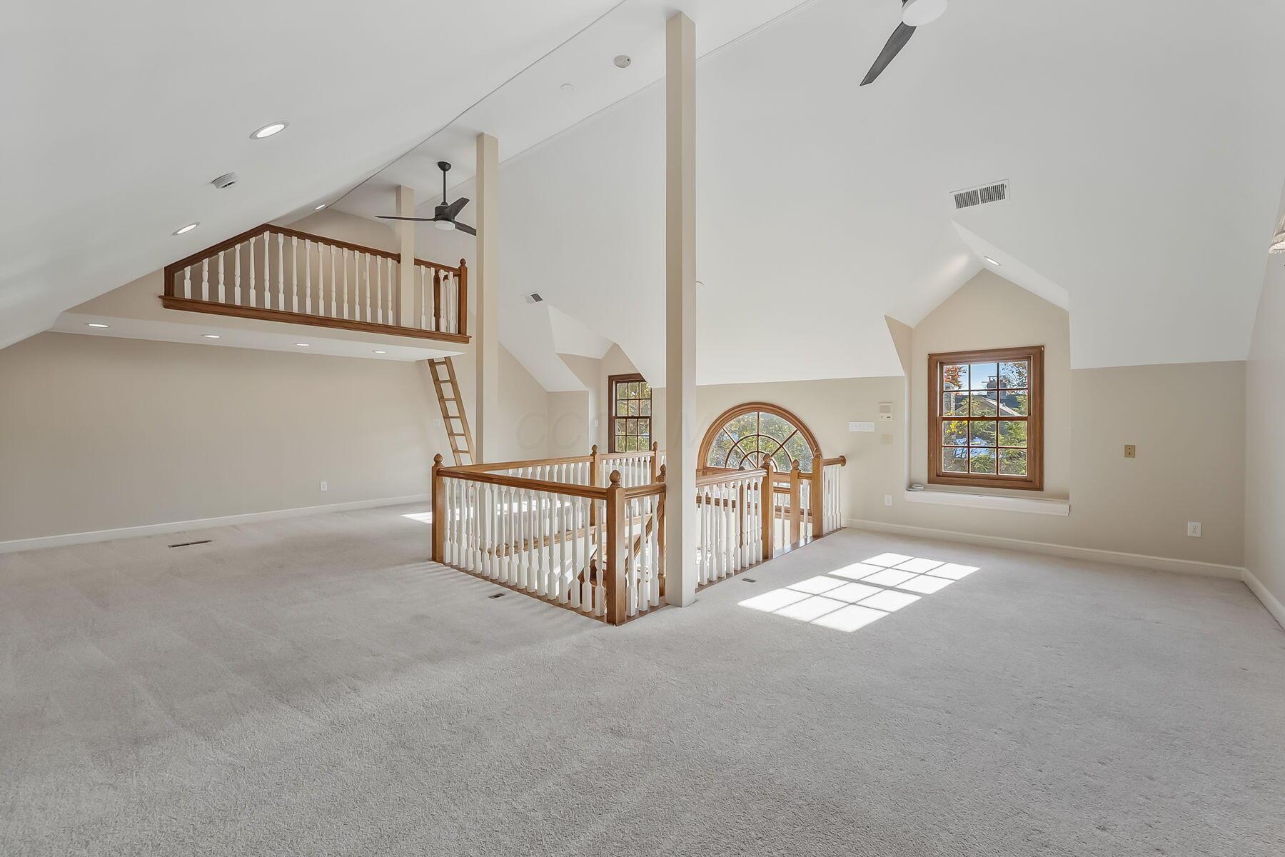 2063 Westover Road Columbus, OH 43221 - Photo 40 of 56 Huge Bonus Space Third Floor