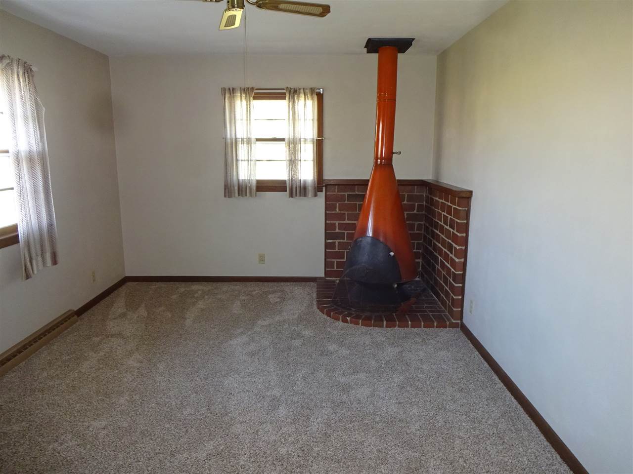 2915 Latham Road Rockford, IL 61103 - Photo 8 of 22 Gallery Image 8